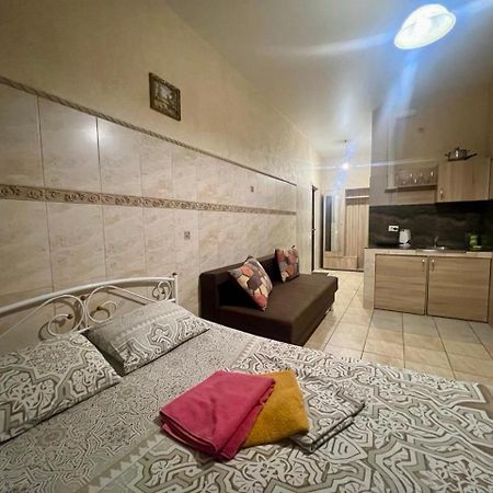 Studio Apartment Metro Pechersk Киев Экстерьер фото